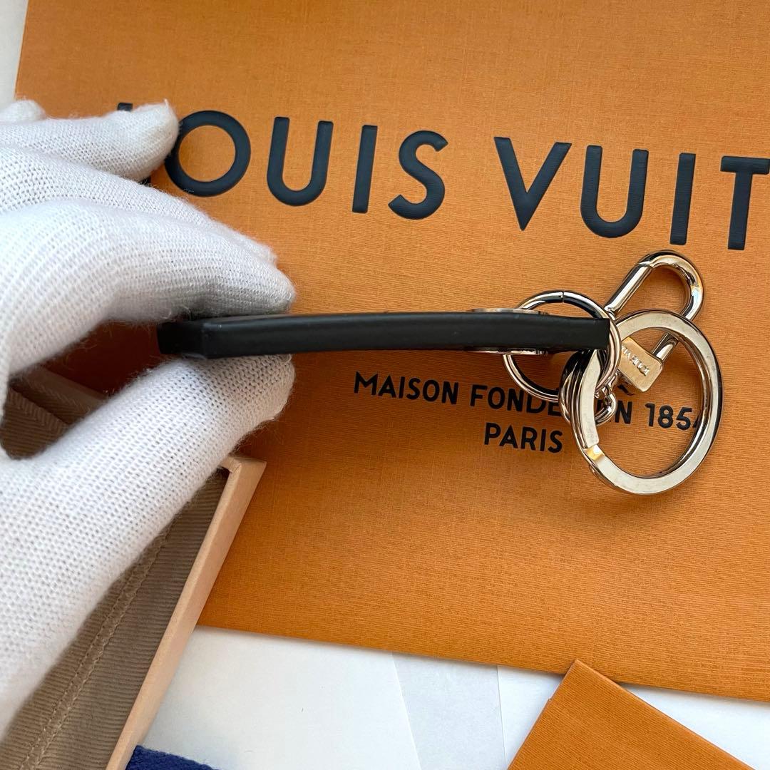 ほぼ新品 ルイヴィトン ダミエ グラフィットキーリング M67916