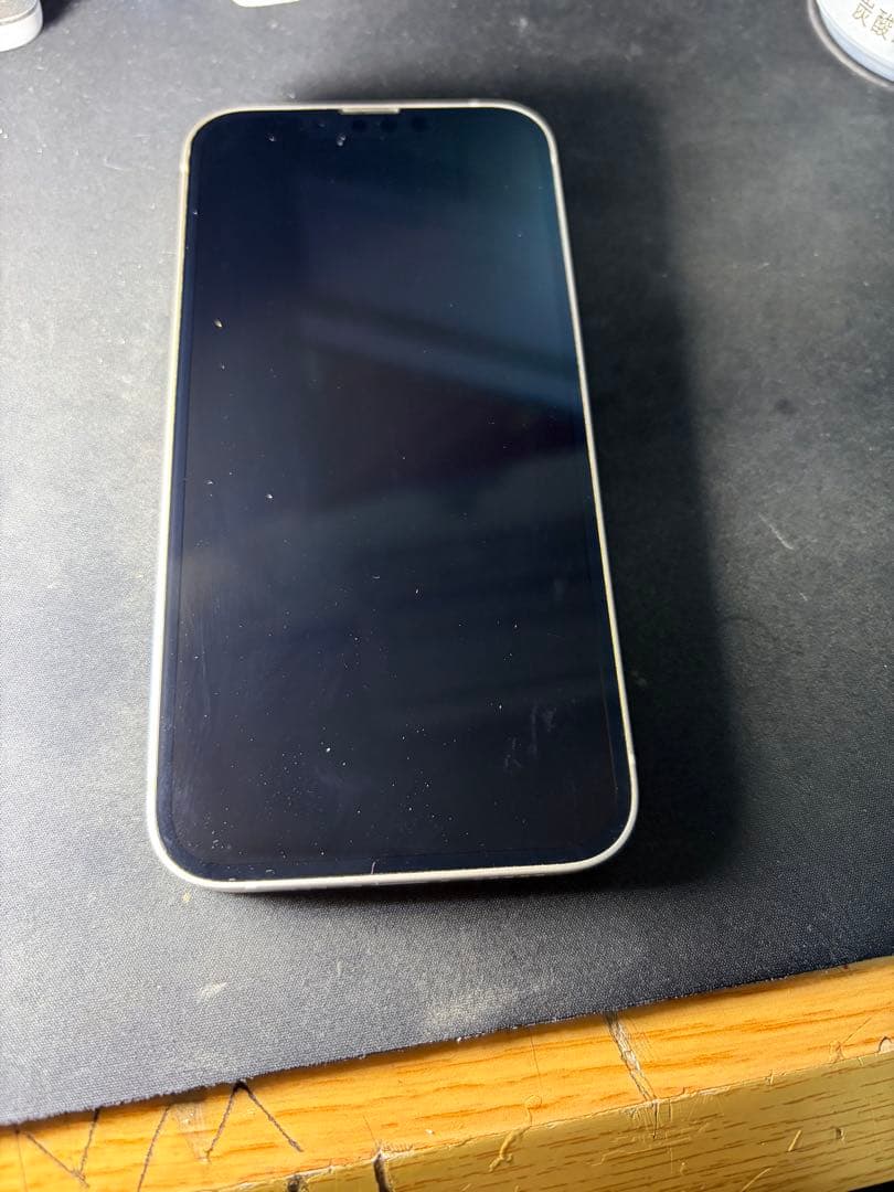 iPhone13 ホワイト