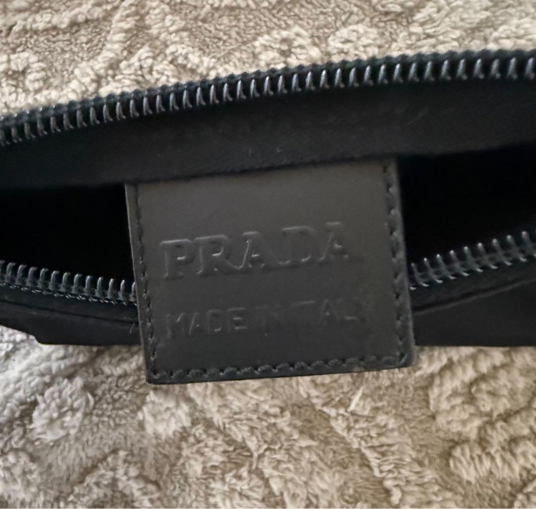 PRADA ブラックポーチ 新品
