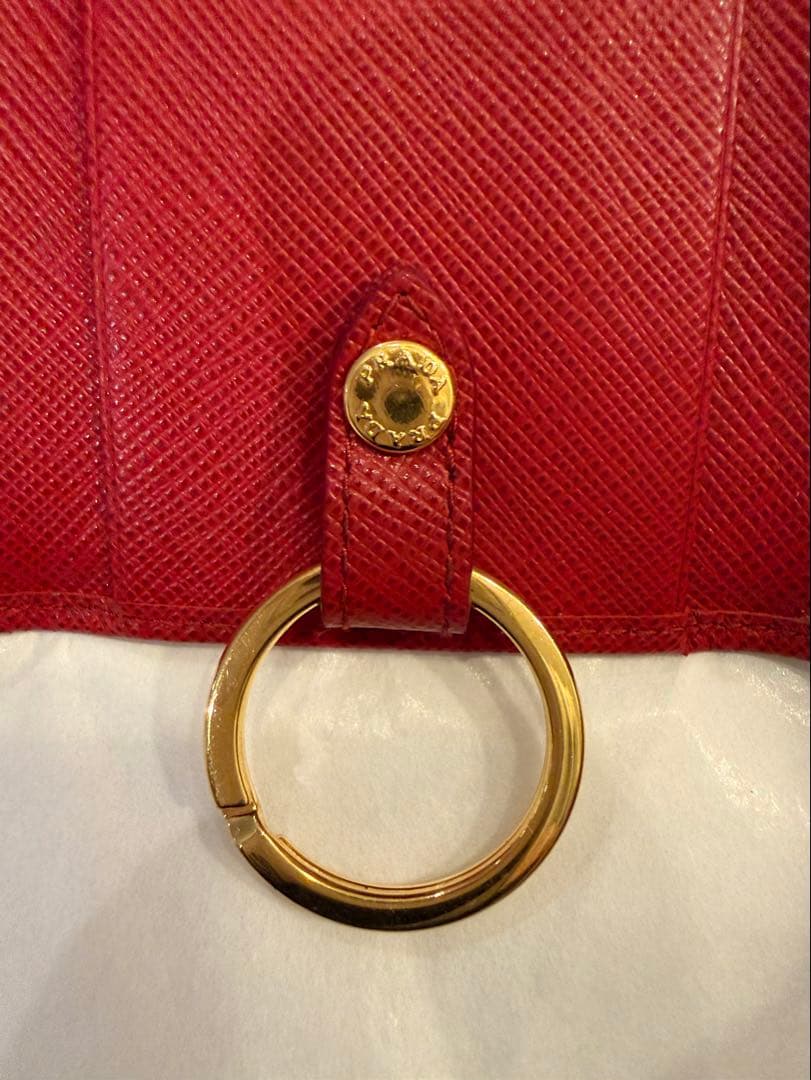【美品】PRADA サフィアーノレザー 赤 キーケース