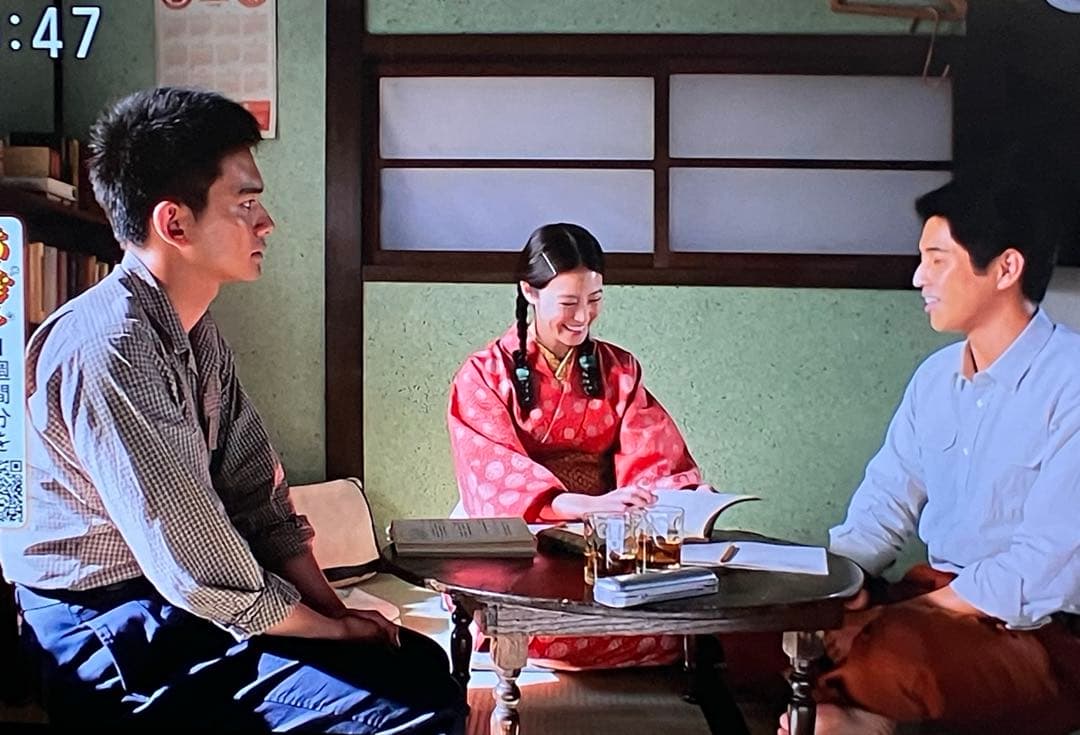 希少　アンティーク　昭和レトロ　小ぶりな木製茶舞台　ろくろ脚