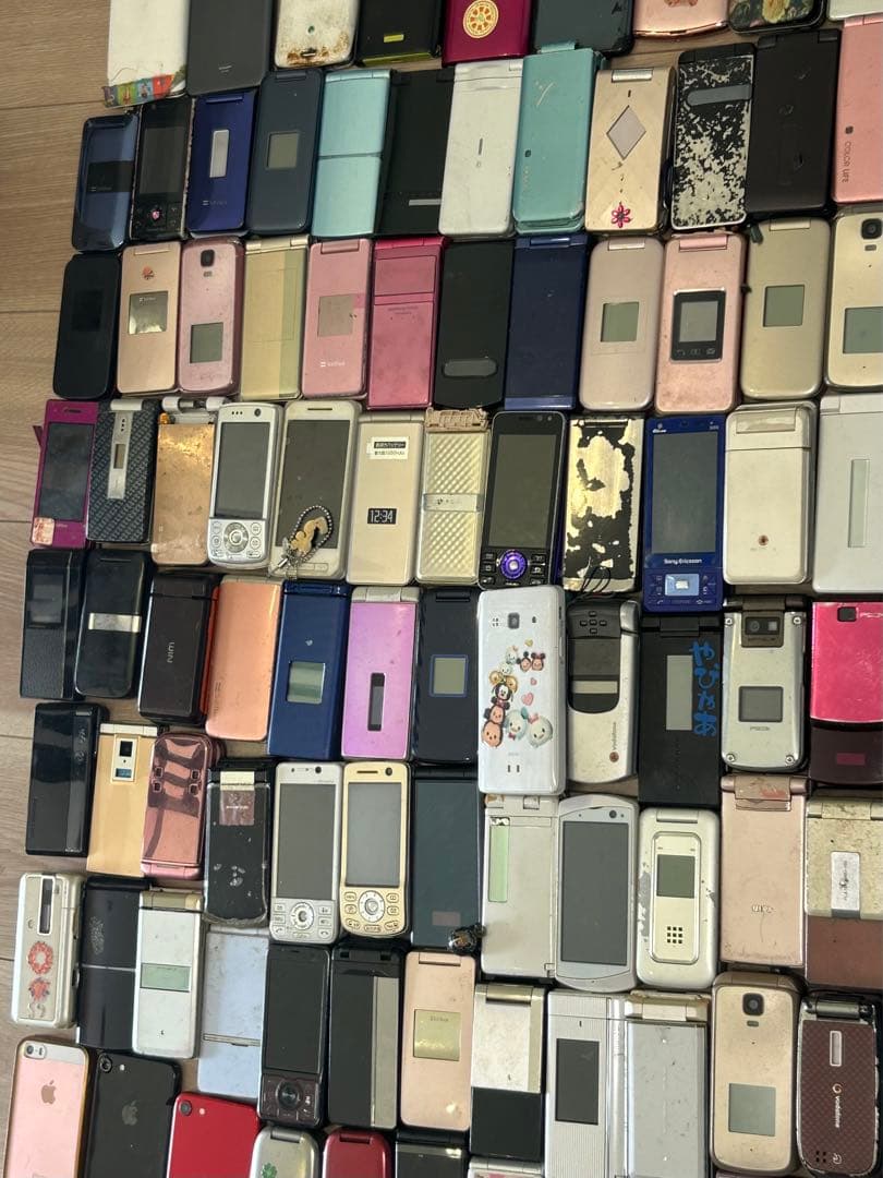 iPhone 28台、ガラ系151台、Android56台のセット　ジャンク