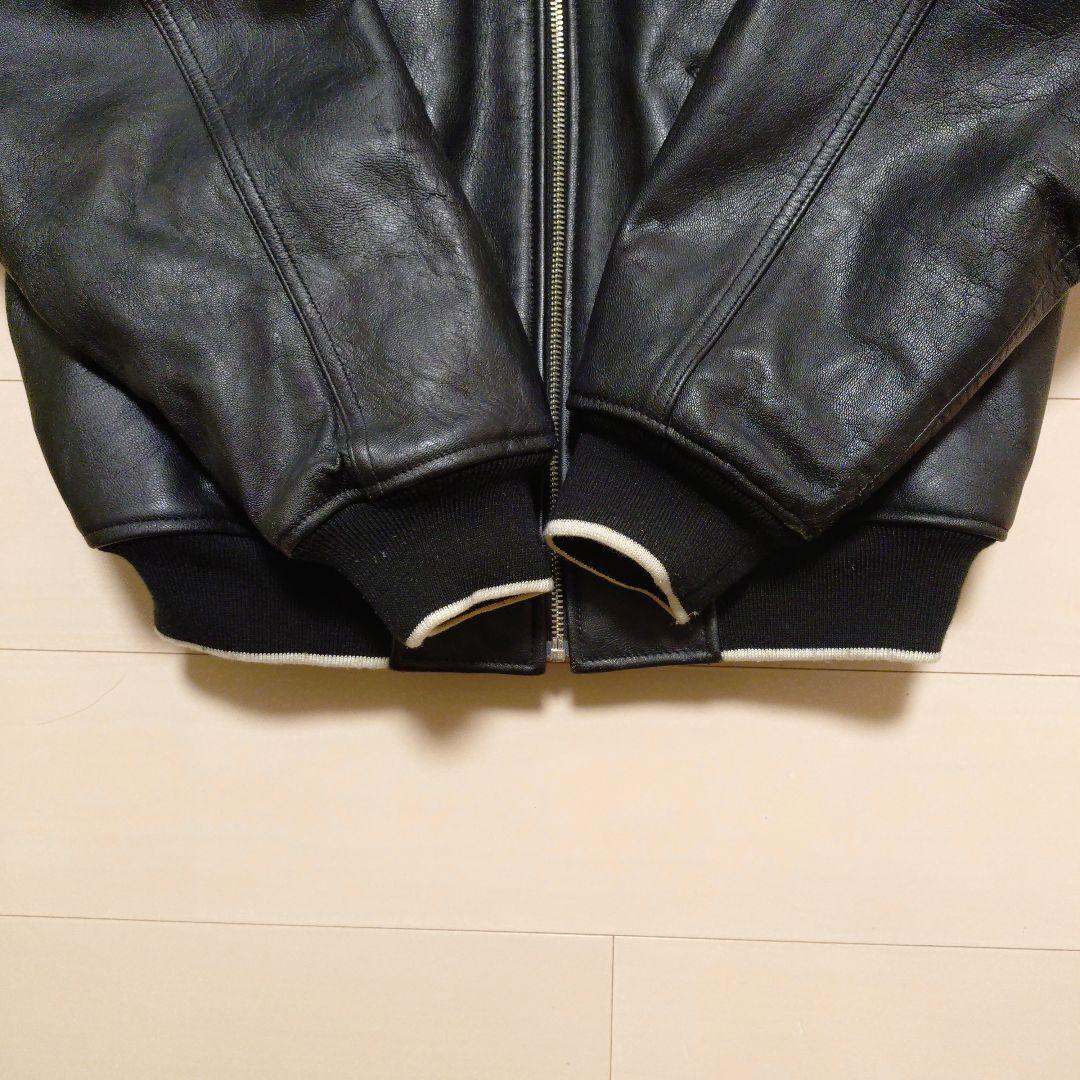 ぎゅな AVIREX 黒 レザージャケット