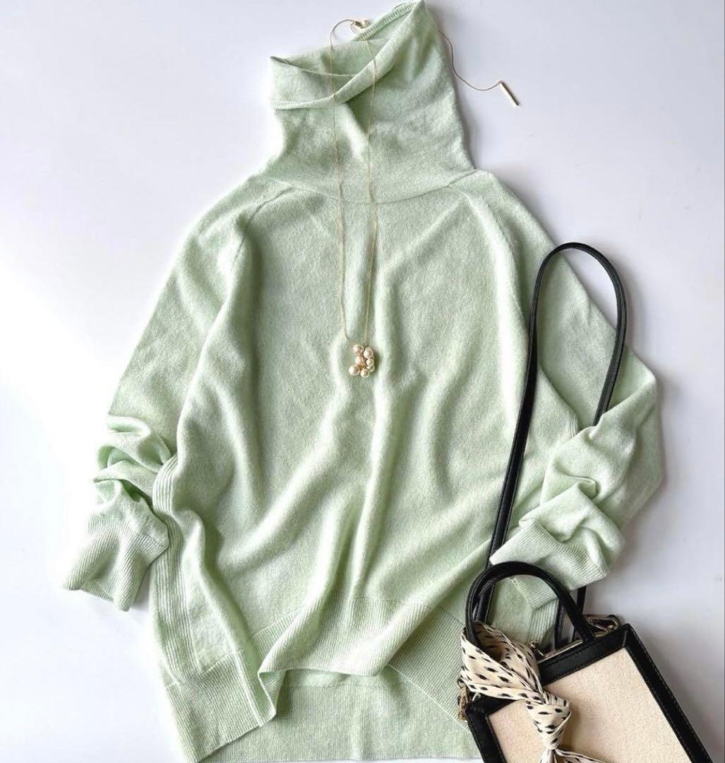 美品　ダーマコレクションカシミヤ100%タートルネックニット