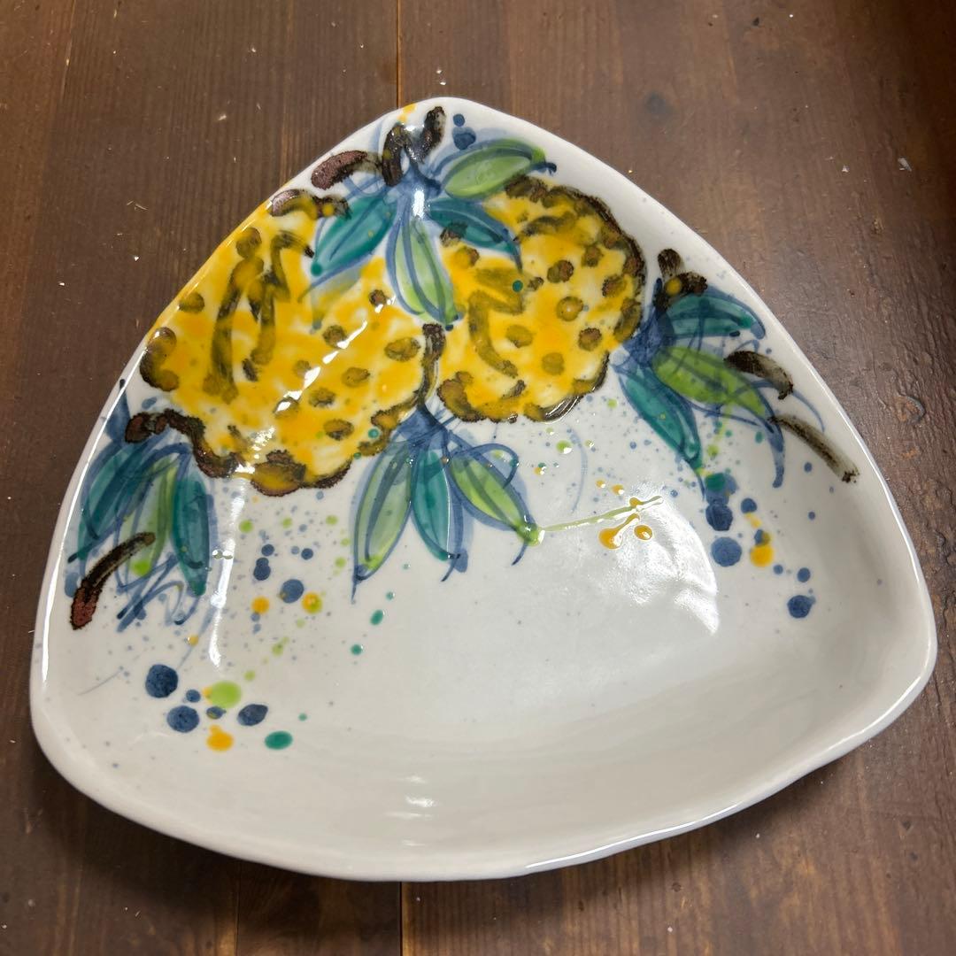 作家　陶芸作家　梅田純一　パイナップル　マスカット(白ぶどう) 三角皿