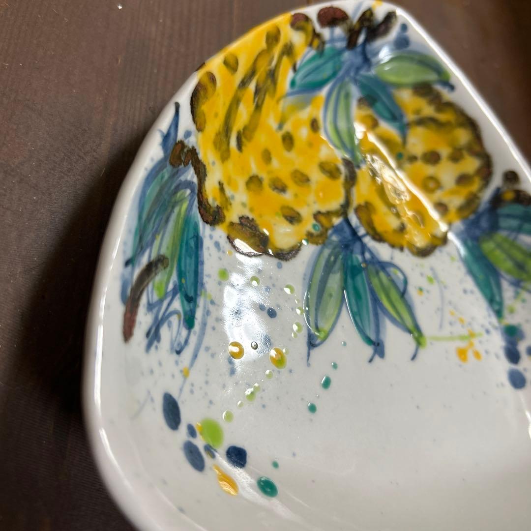 作家　陶芸作家　梅田純一　パイナップル　マスカット(白ぶどう) 三角皿