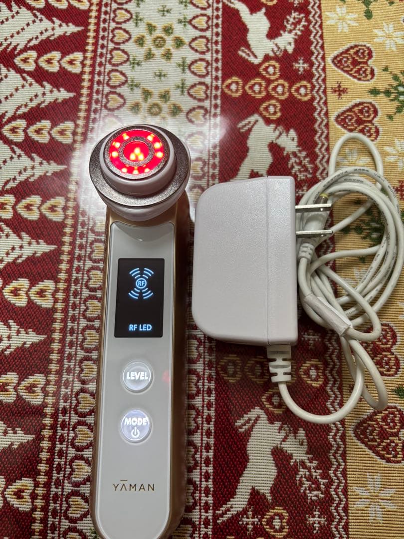 YA-MAN美顔器 充電器付き　40周年限定モデルHRFー10TN