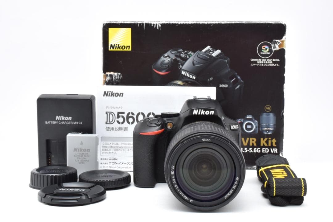 ■ 美品 ■ S数1,020回　ニコン　Nikon D5600 + 18-140