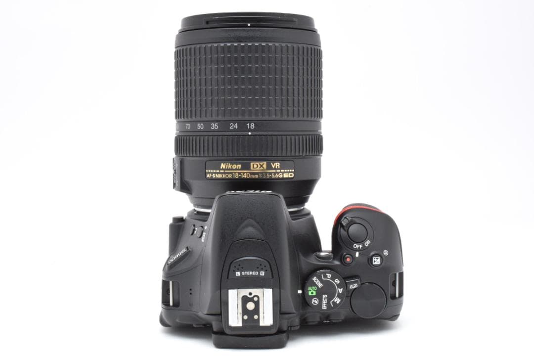 ■ 美品 ■ S数1,020回　ニコン　Nikon D5600 + 18-140