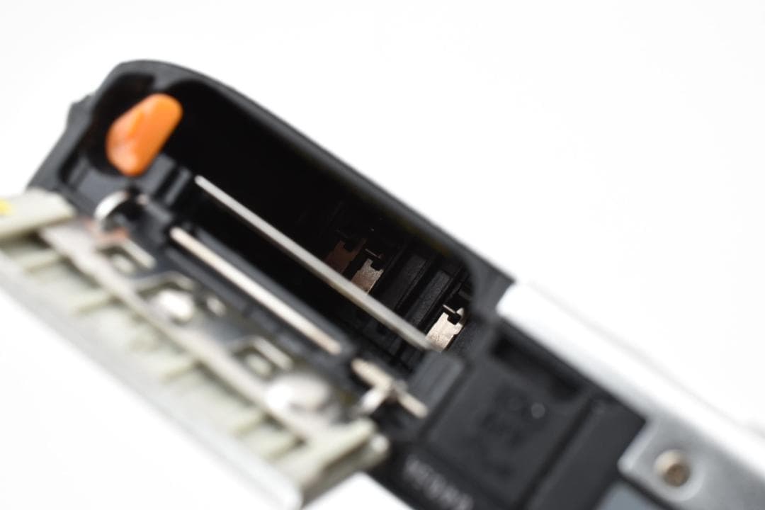 ニコン　Nikon COOLPIX A100 シルバー 《動作確認済み》