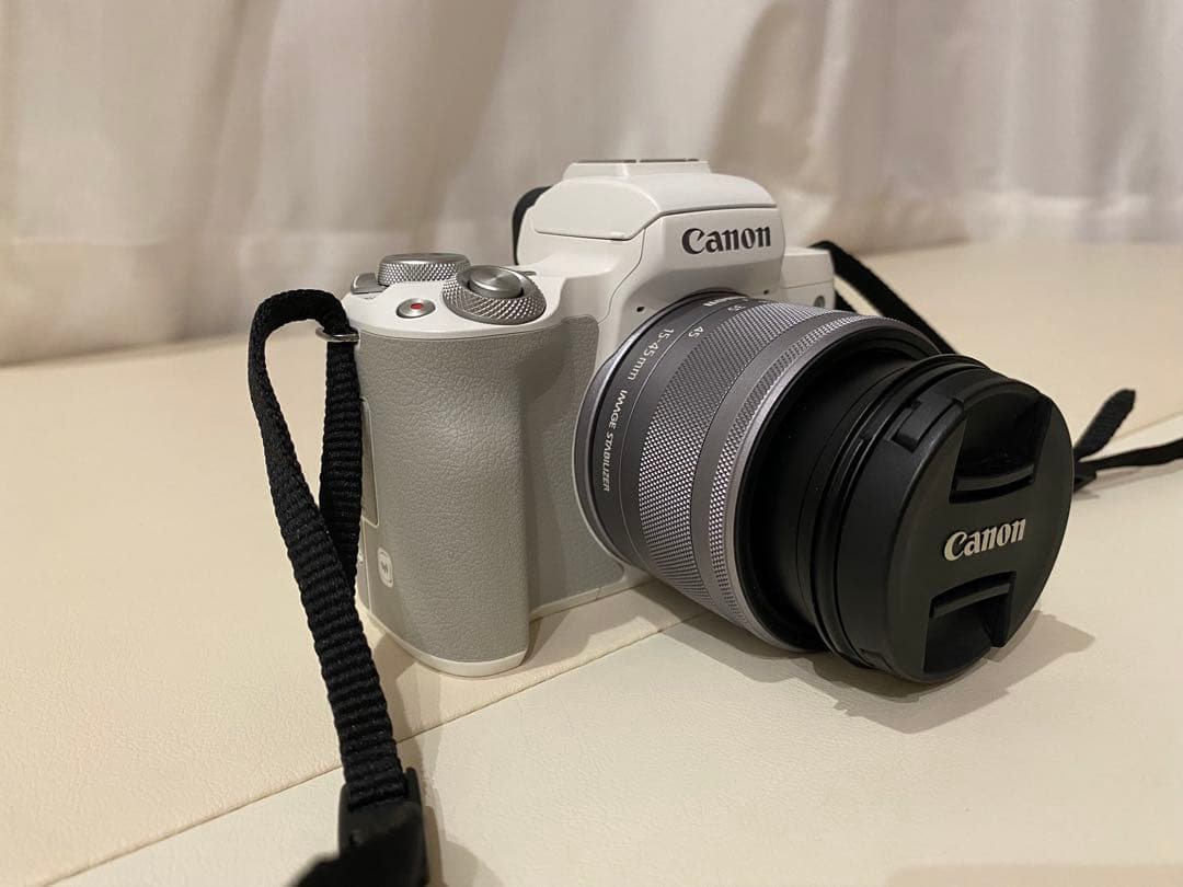 デジタルカメラ Canon EOS KISS M2