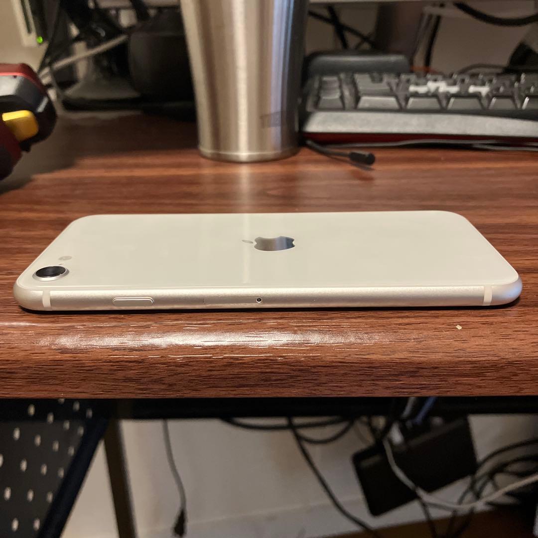 iPhone se3 本体　64GB スターライト　白　ホワイト