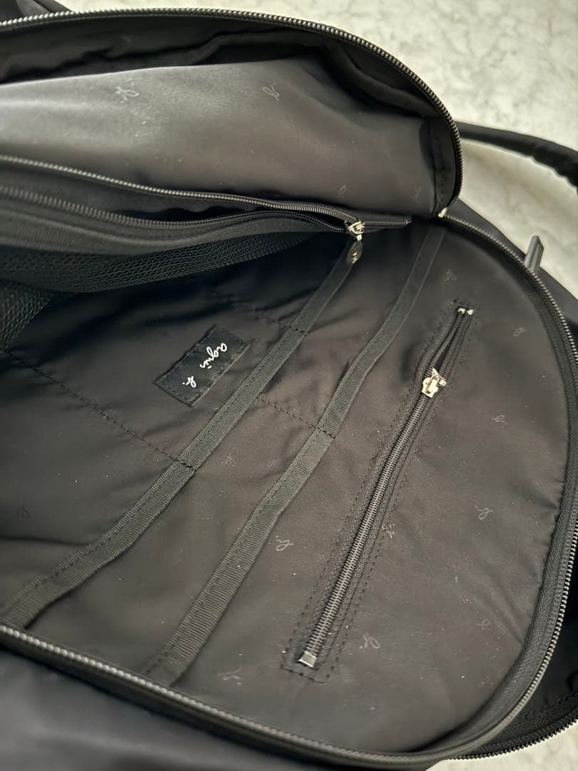 大ブラックナイロンリュック・バックパック