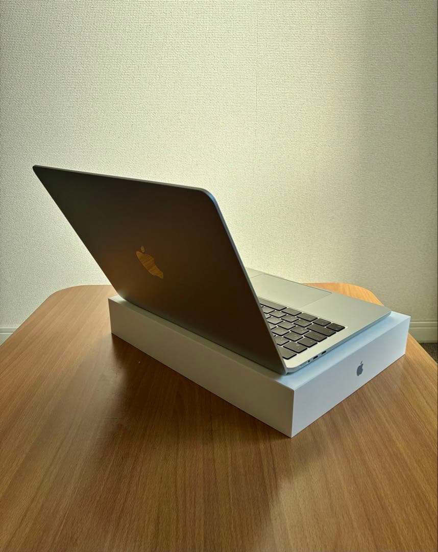 13インチMacBook Air シルバー M4 512GB 整備済製品 中古