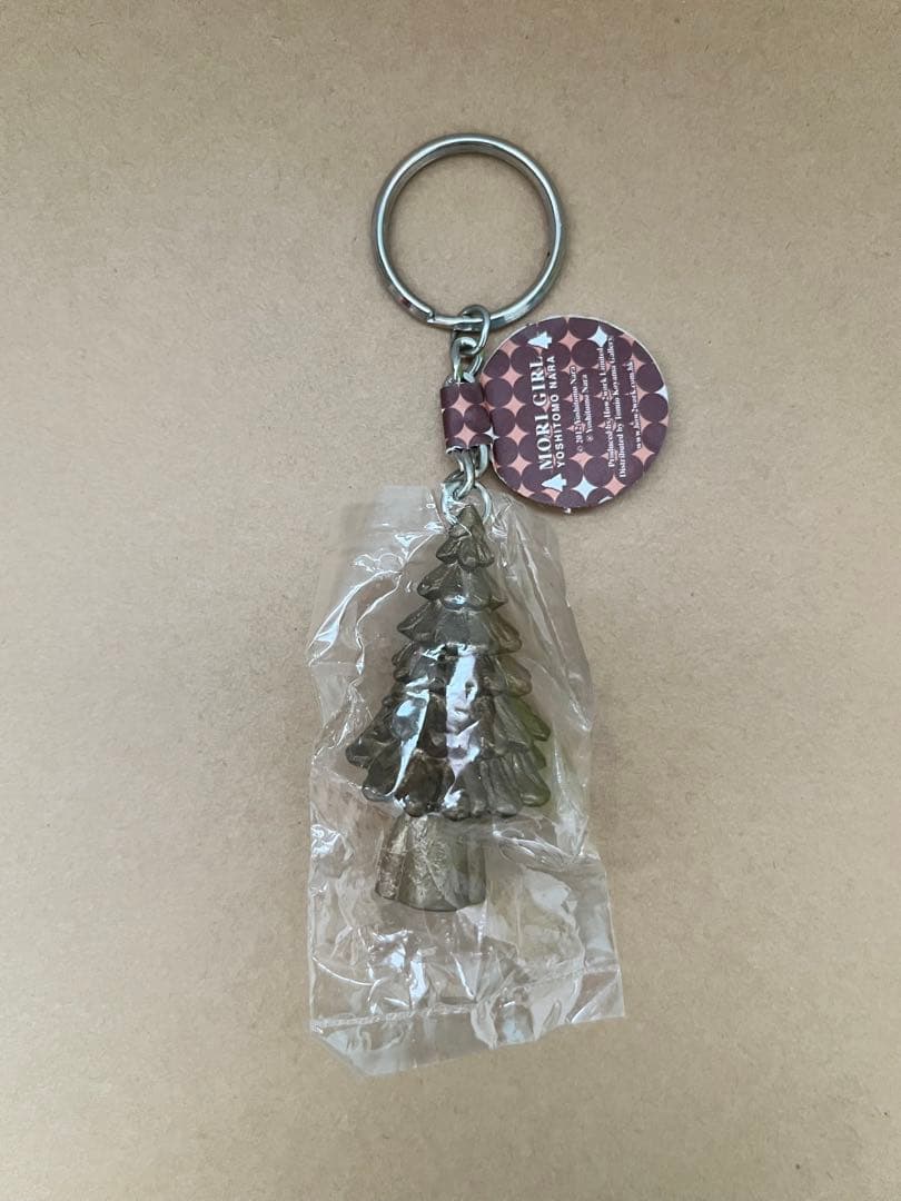 奈良美智 森ガール キーホルダー 横浜美術館限定 ゴールド 新品未開封