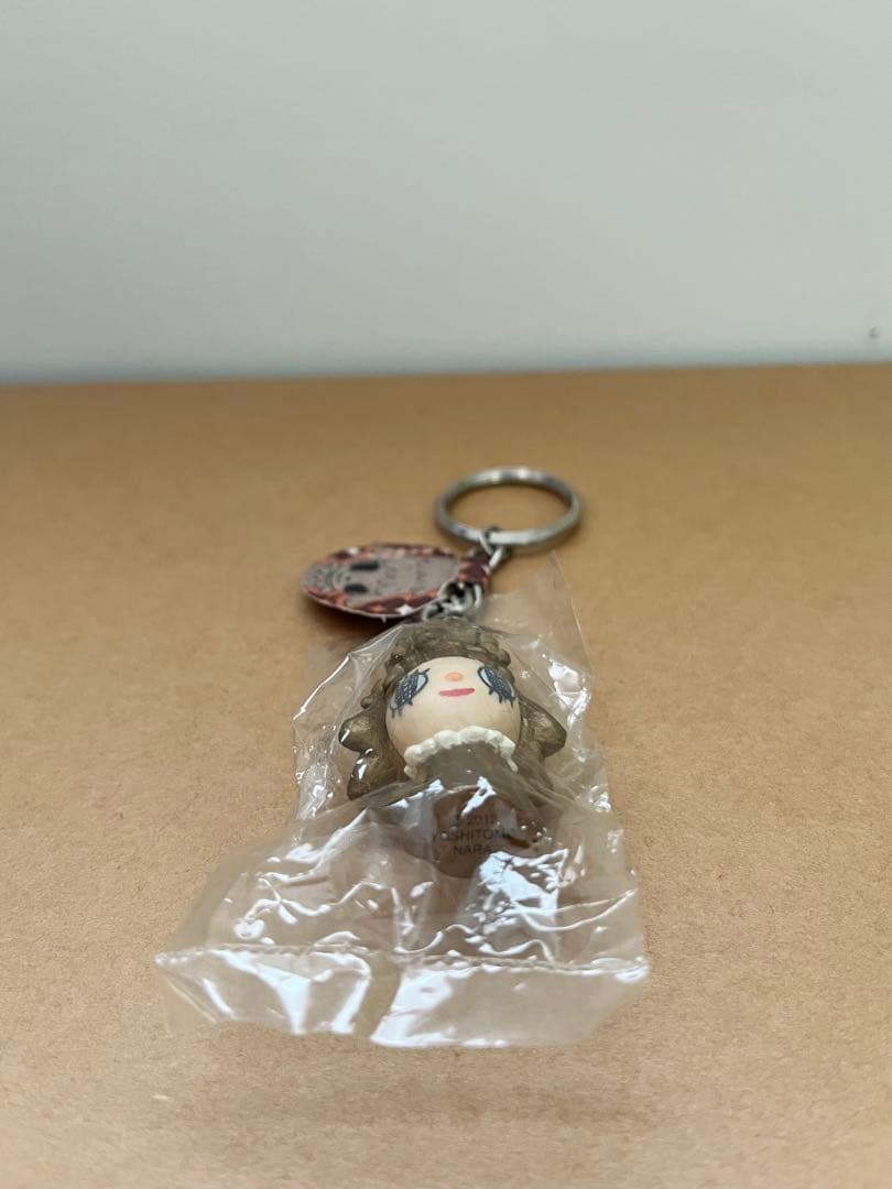 奈良美智 森ガール キーホルダー 横浜美術館限定 ゴールド 新品未開封