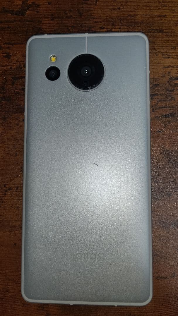 スマートフォン本体　SENSE７plus　ソフトバンク