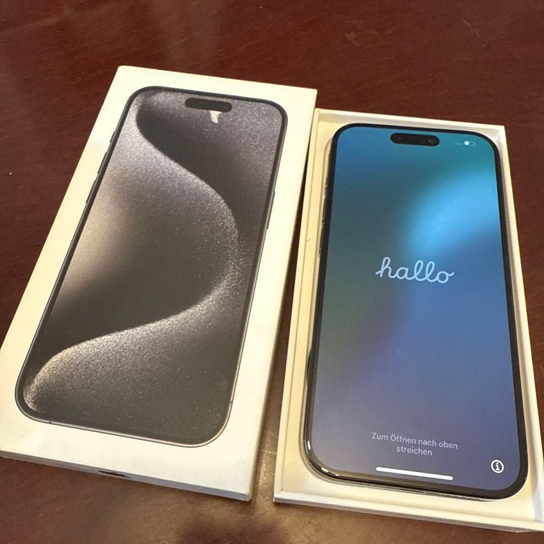 【美品】iPhone 15 Pro 256GB ブラックチタニウム