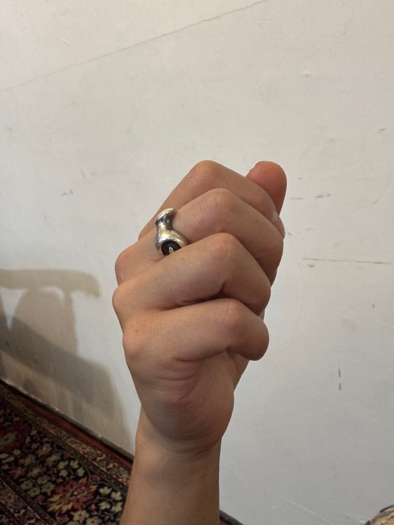 【美品】iPhone 15 Pro 256GB ブラックチタニウム