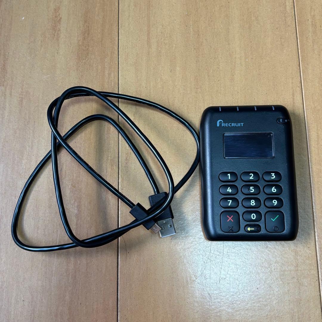 5*1様 RECRUIT レジ端末 USBケーブル付き