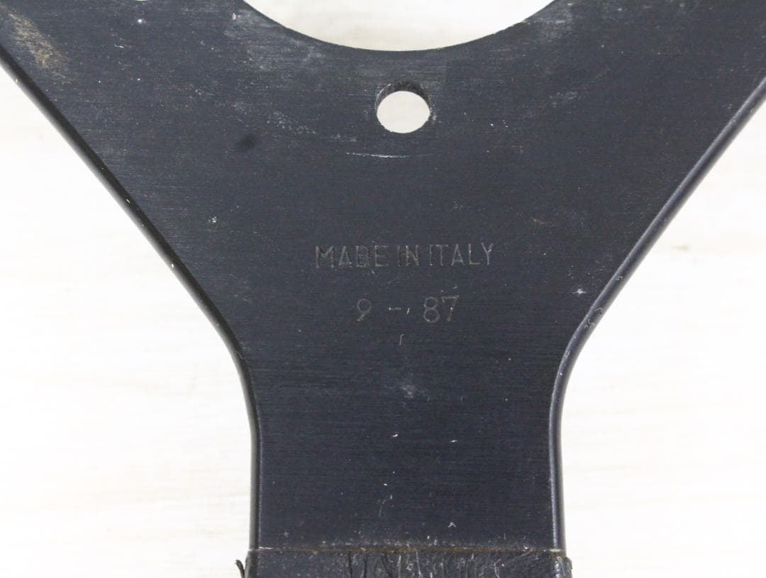 ▲希少 MOMO ヴィンテージ ステアリング レザー モモステ イタリア製②