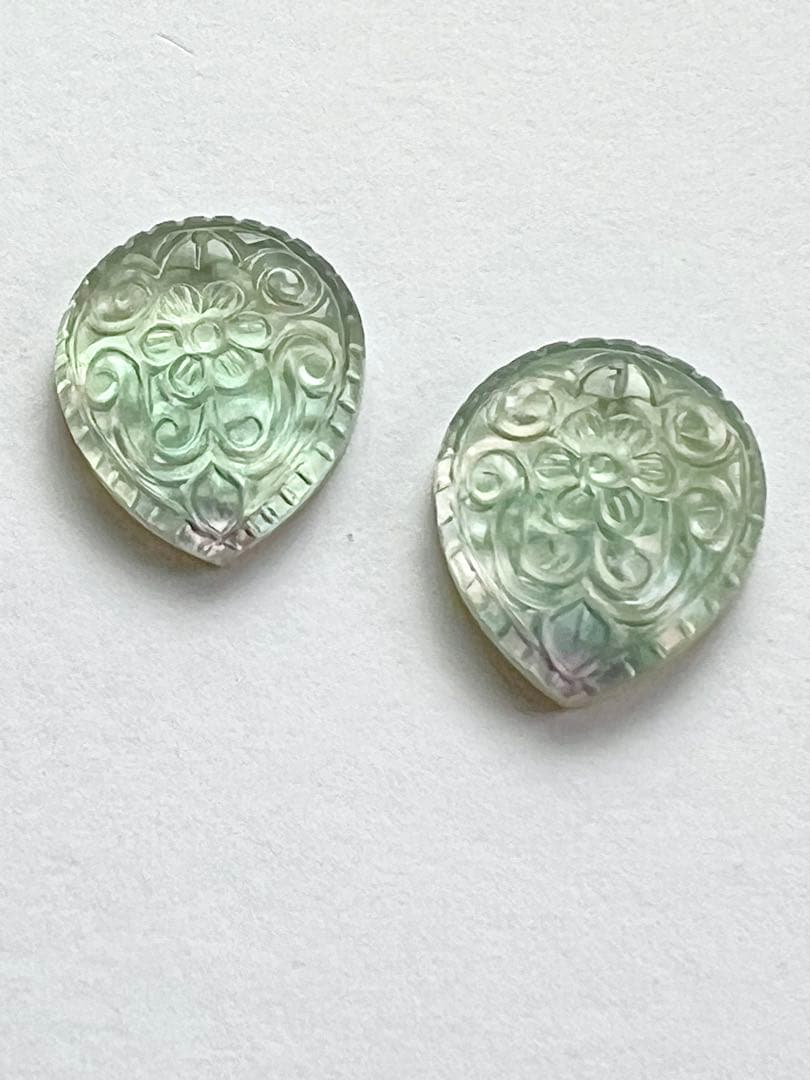 よしみ❤️フローライト　マザーオブパール　カービング　14kgfピアス