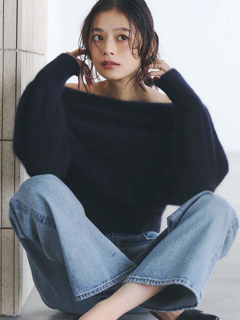 anuaus ラクーンフォックスオフショルニットプルオーバー　ネイビー