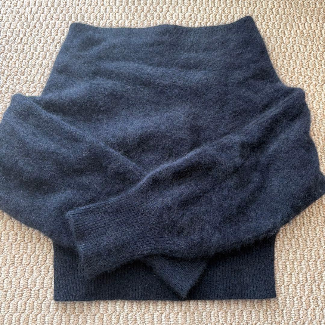 anuaus ラクーンフォックスオフショルニットプルオーバー　ネイビー