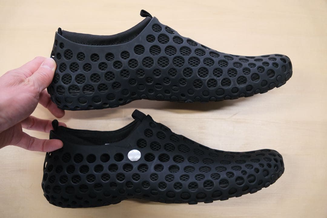 NIKE / ZVEZDOCHKA シュベドッカ / マーク・ニューソン