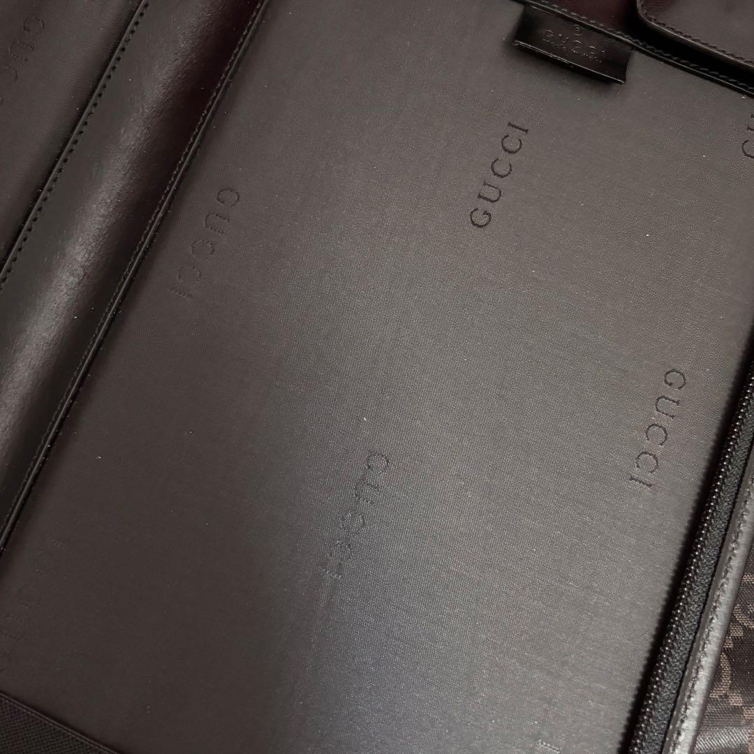 希少！GUCCI☆ネクタイケース！・カバー ！トラベル　未使用級❗️