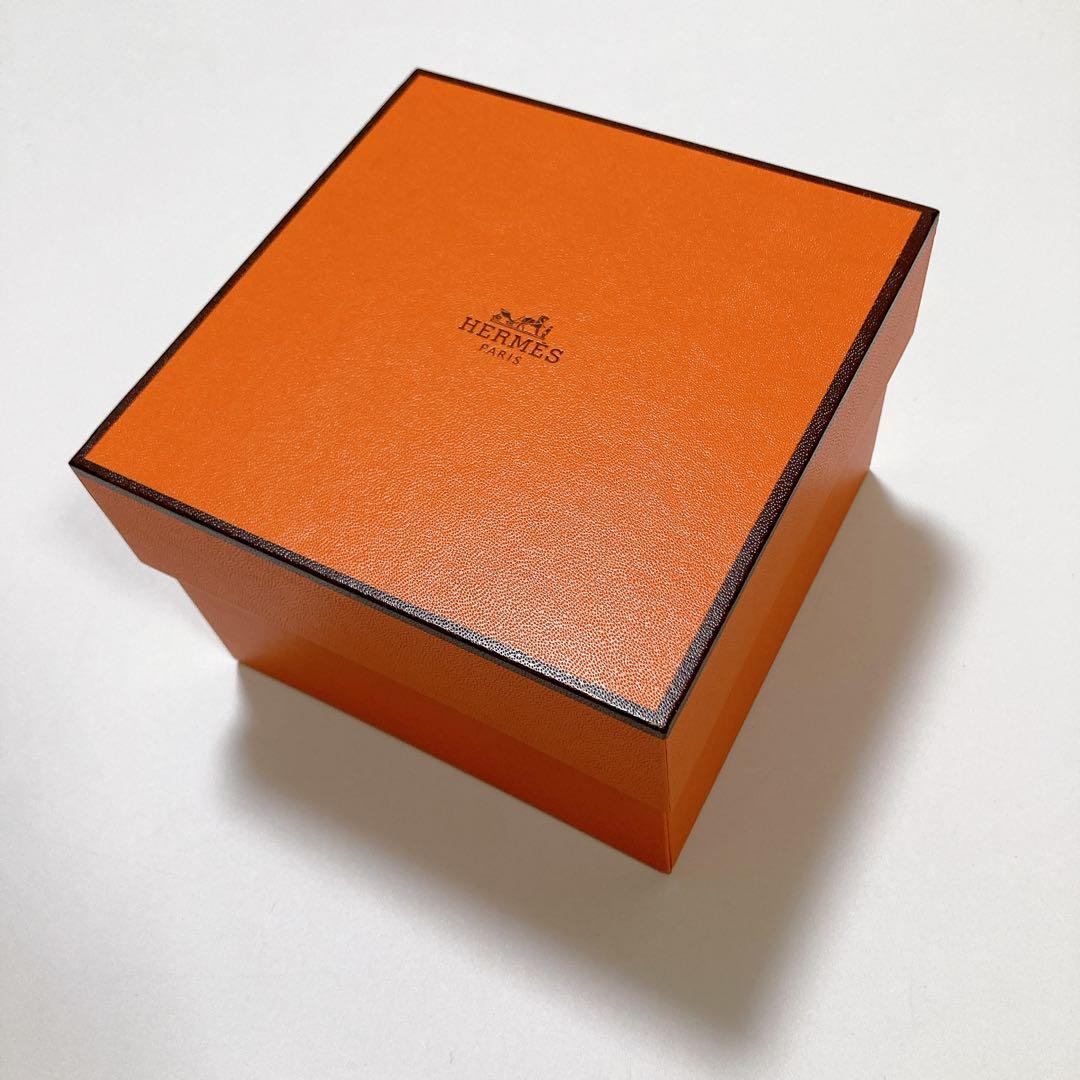極美品　エルメス　腕時計　ケース　空箱　現行品　保証書　取扱説明書付き