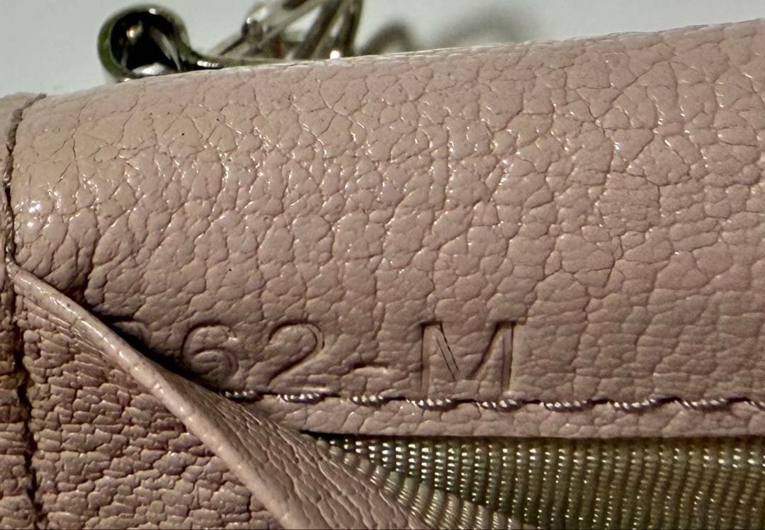 miu miu マドラスパール レザーキーケース