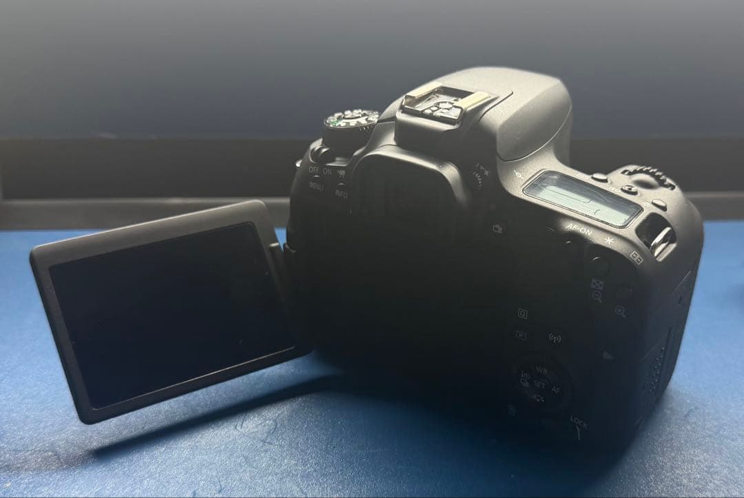 Canon EOS 9000D ダブルズームキット　一眼レフ