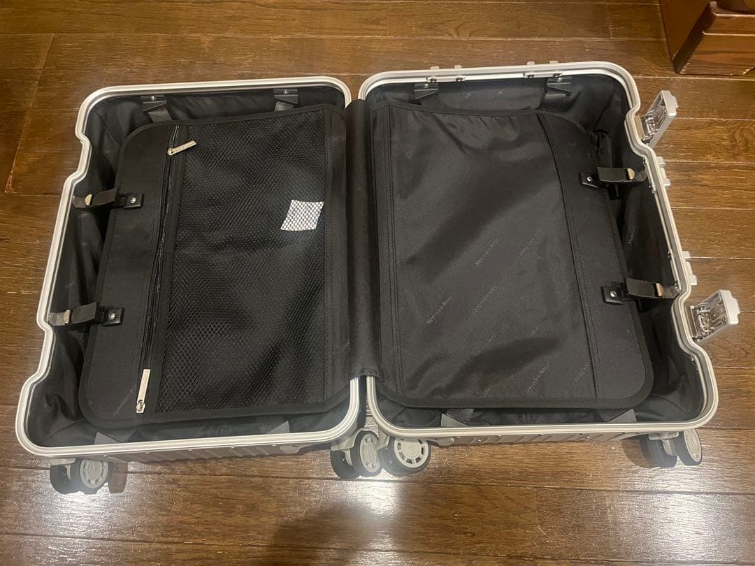 希少 非売品 メルセデスベンツオリジナルアルミスーツケース 32L