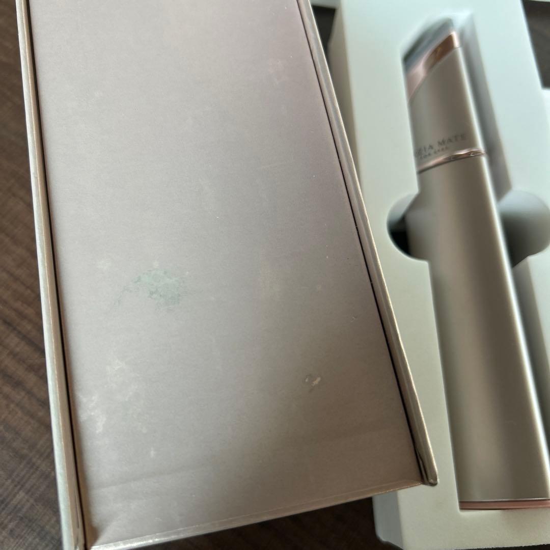 アクシージアメイフォーアイズ　美顔器