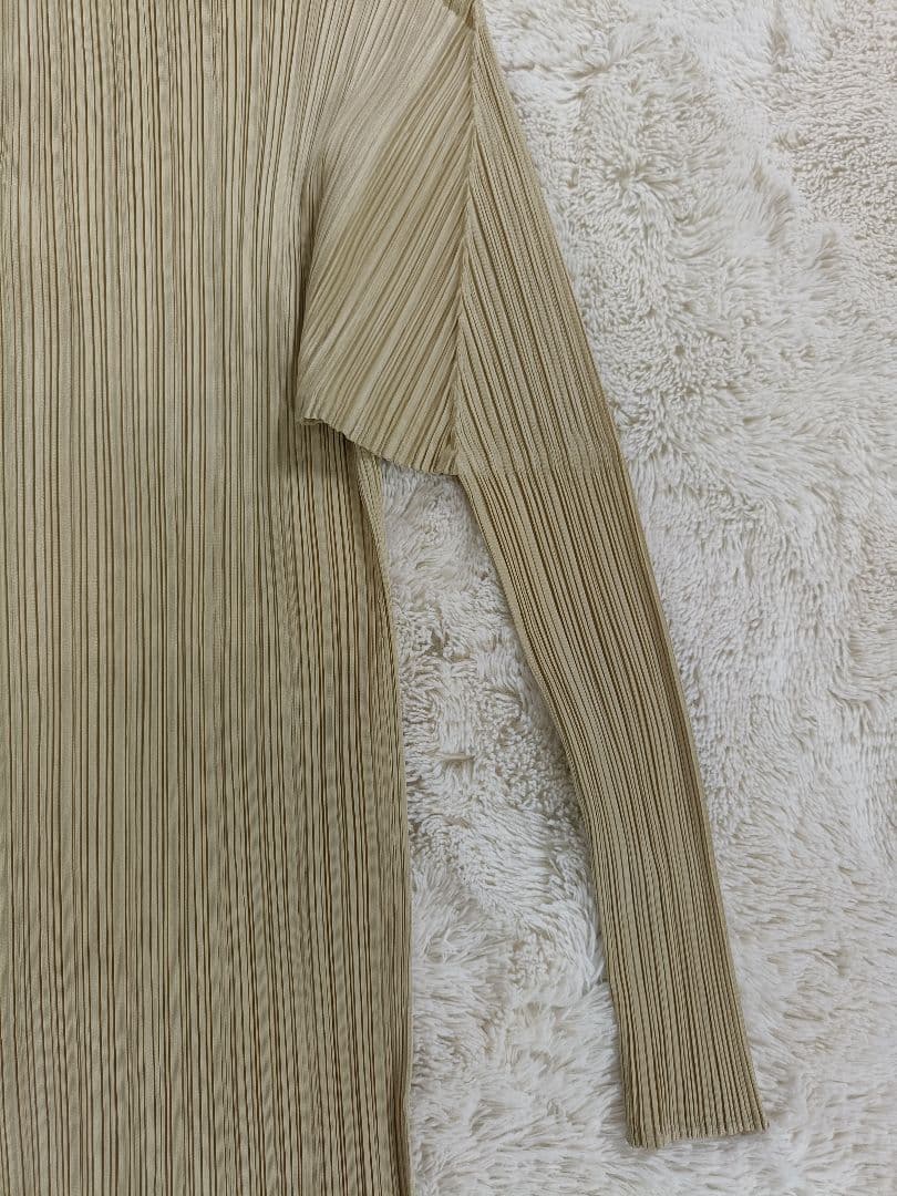 よっちゃんPLEATSPLEASE ハイネックカットソー【サイズ３ L相当