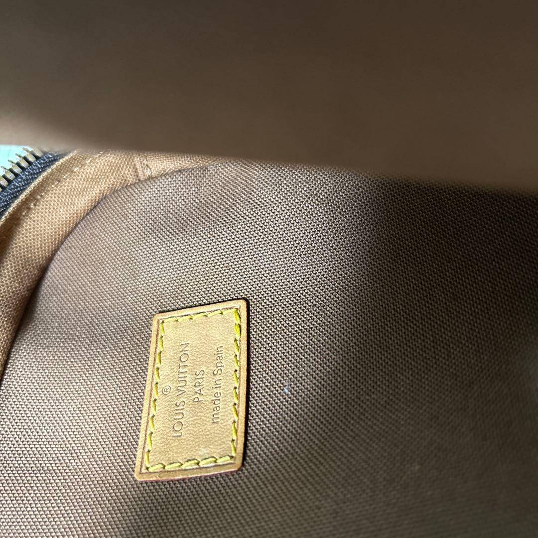 Louis VUITTON ボディバッグ