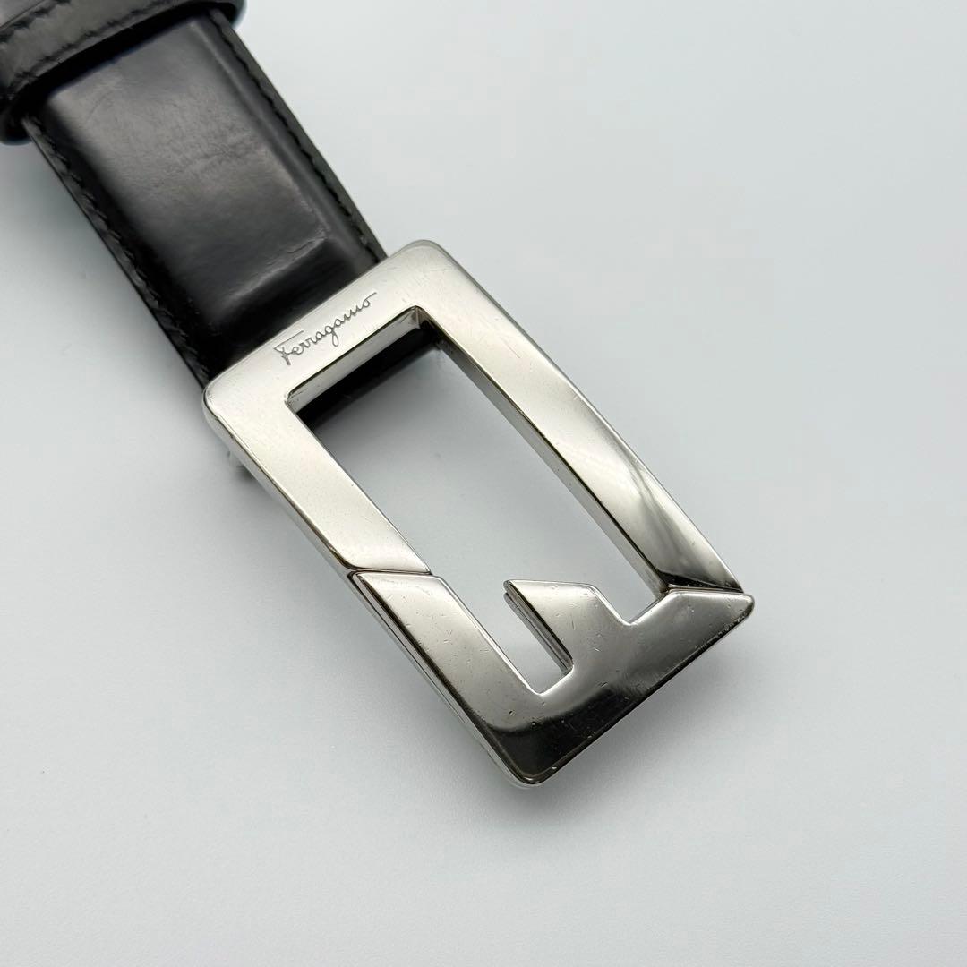 ✨美品✨フェラガモ ベルト Fバックル ビジネス シルバー金具 メンズ レザー
