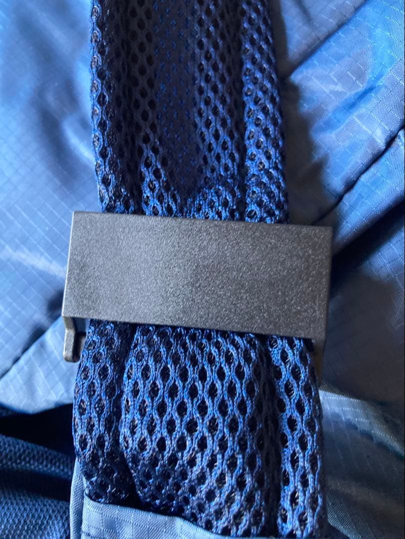 新品　パタゴニア ライトウェイトクーリエ　ショルダーバッグ　ネイビー