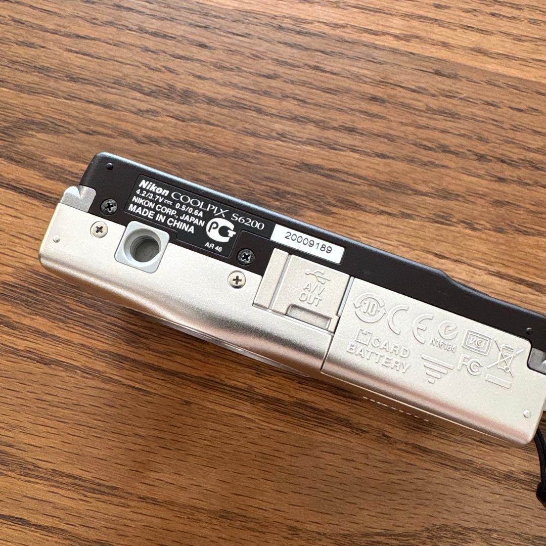 Nikon COOLPIX s6200 デジカメ
