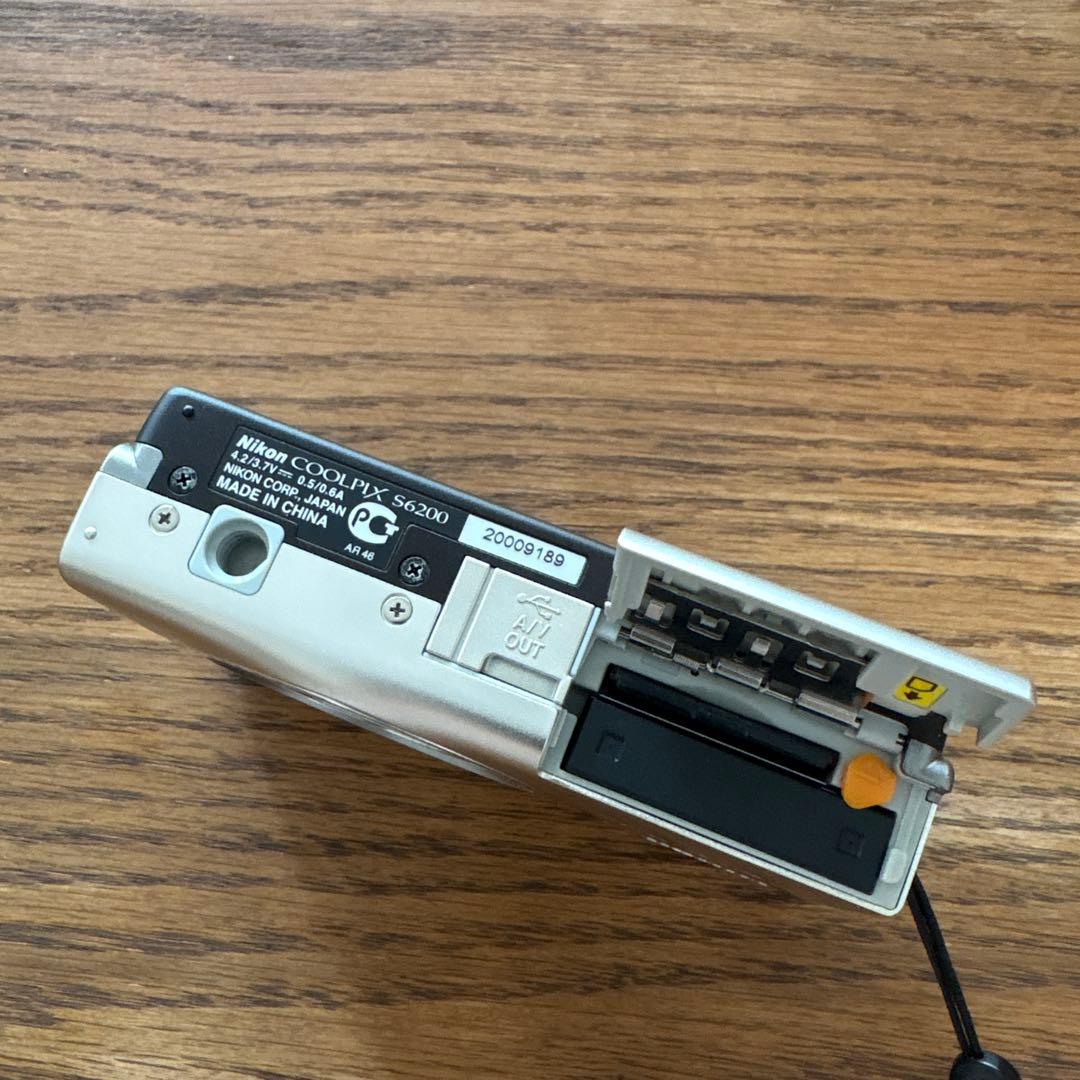 Nikon COOLPIX s6200 デジカメ