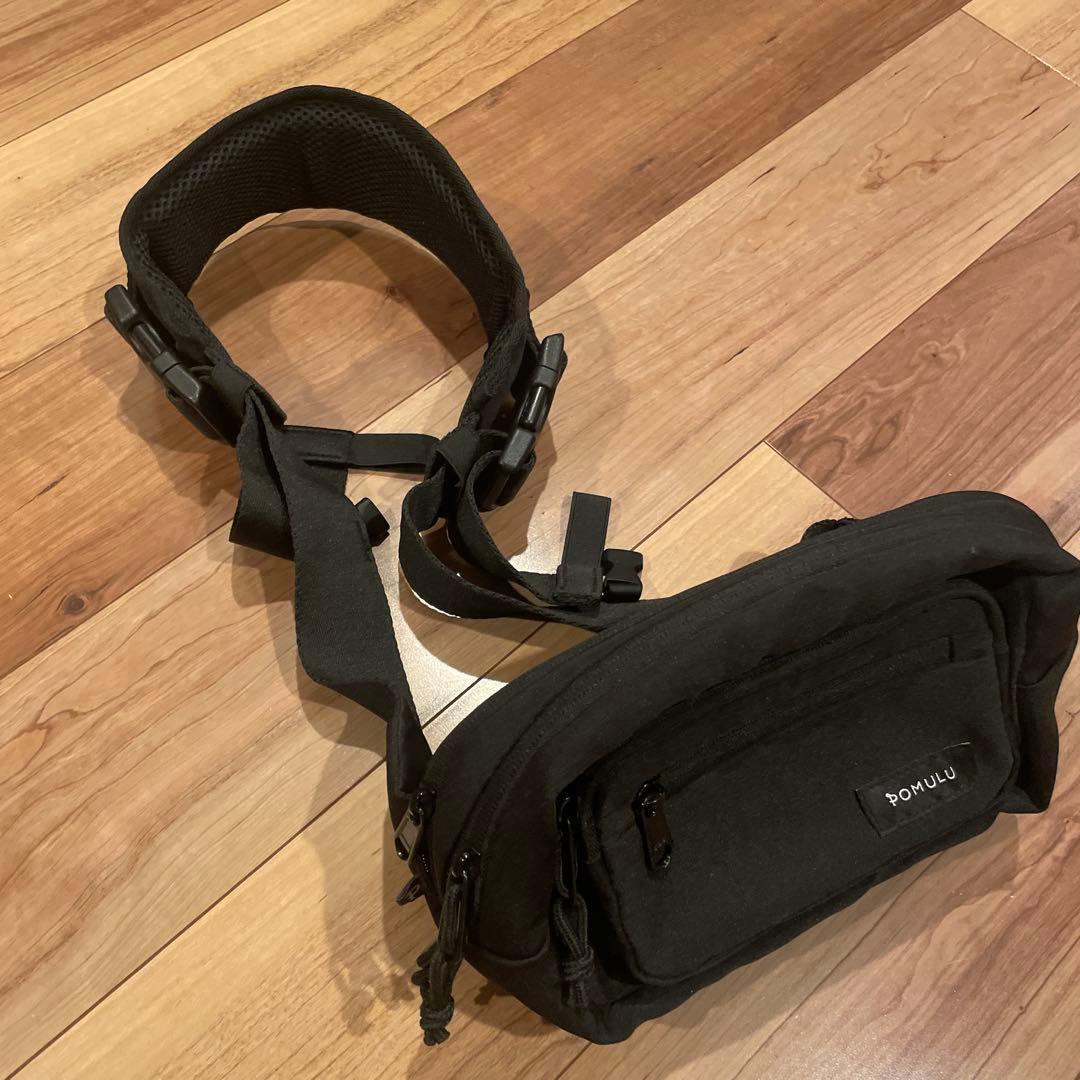 【ほぼ新品】POMULU(ポムル) ヒップシート ショルダーバッグ ブラック