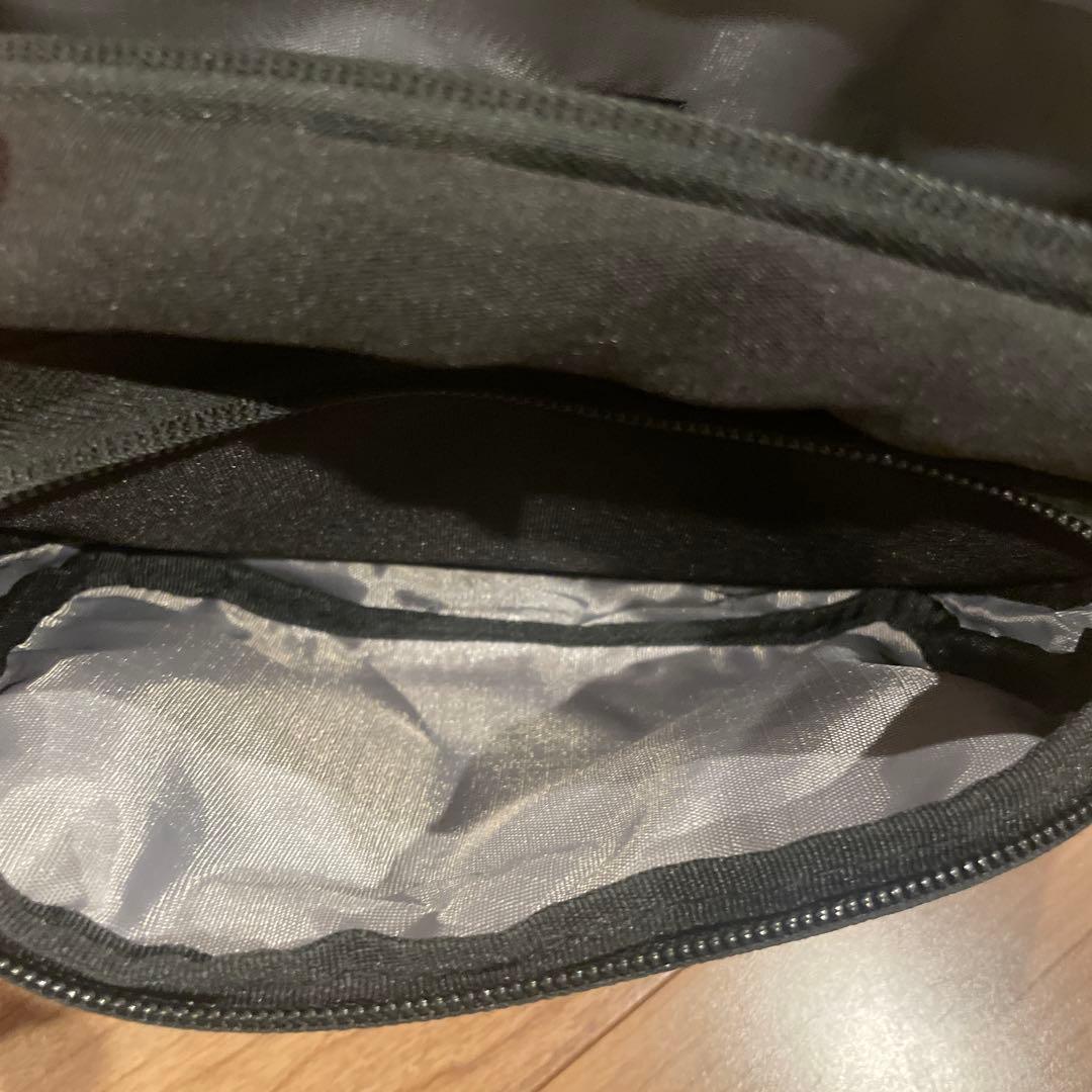 【ほぼ新品】POMULU(ポムル) ヒップシート ショルダーバッグ ブラック