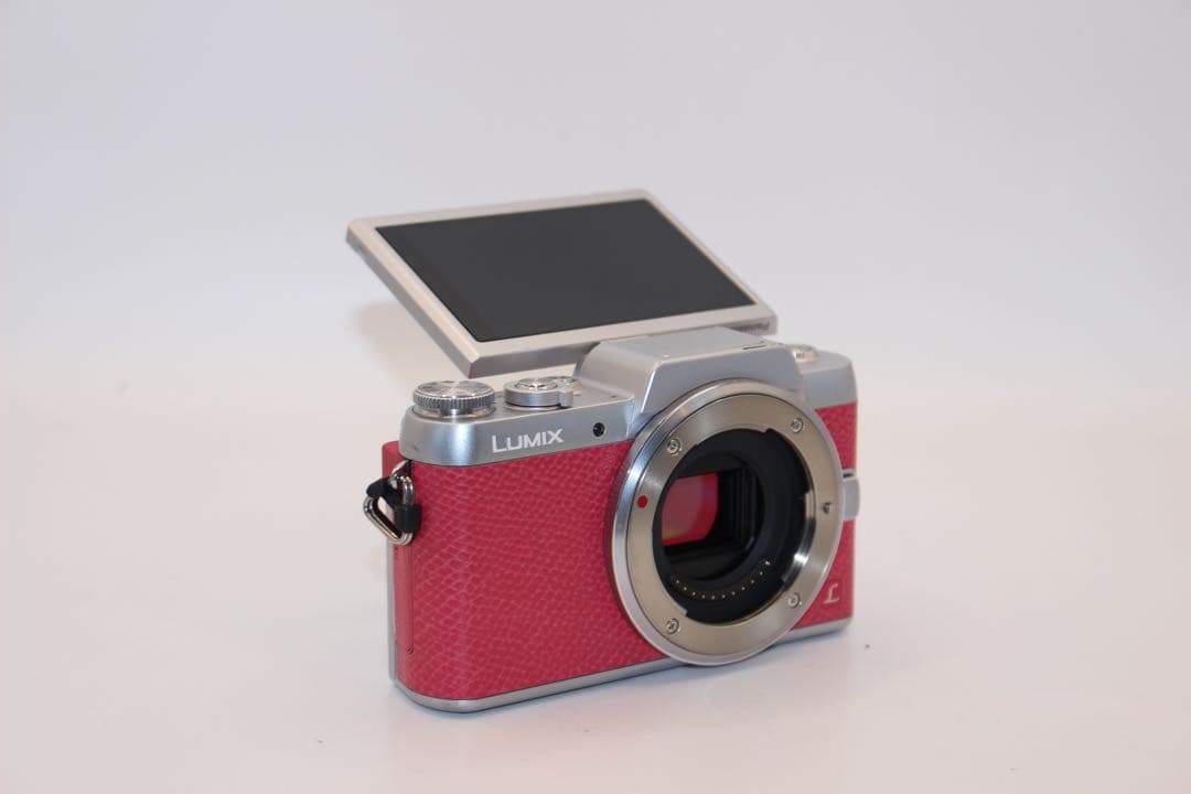 ★ショット数1537回★ LUMIX DMC-GF7 ボディ　Wi-Fi ピンク