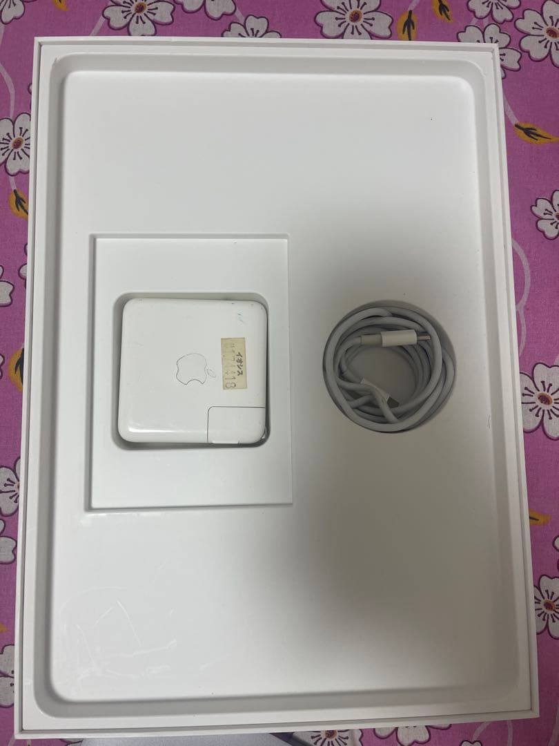 Apple MacBook シルバー 本体 充電器付き