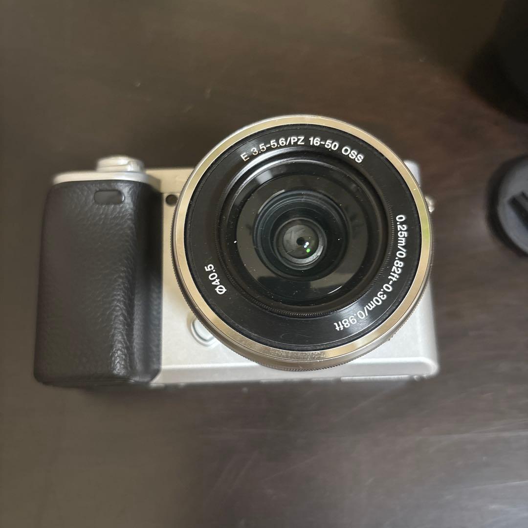 SONY α6400 ミラーレス一眼カメラ 本体とダブルズームレンズキッド
