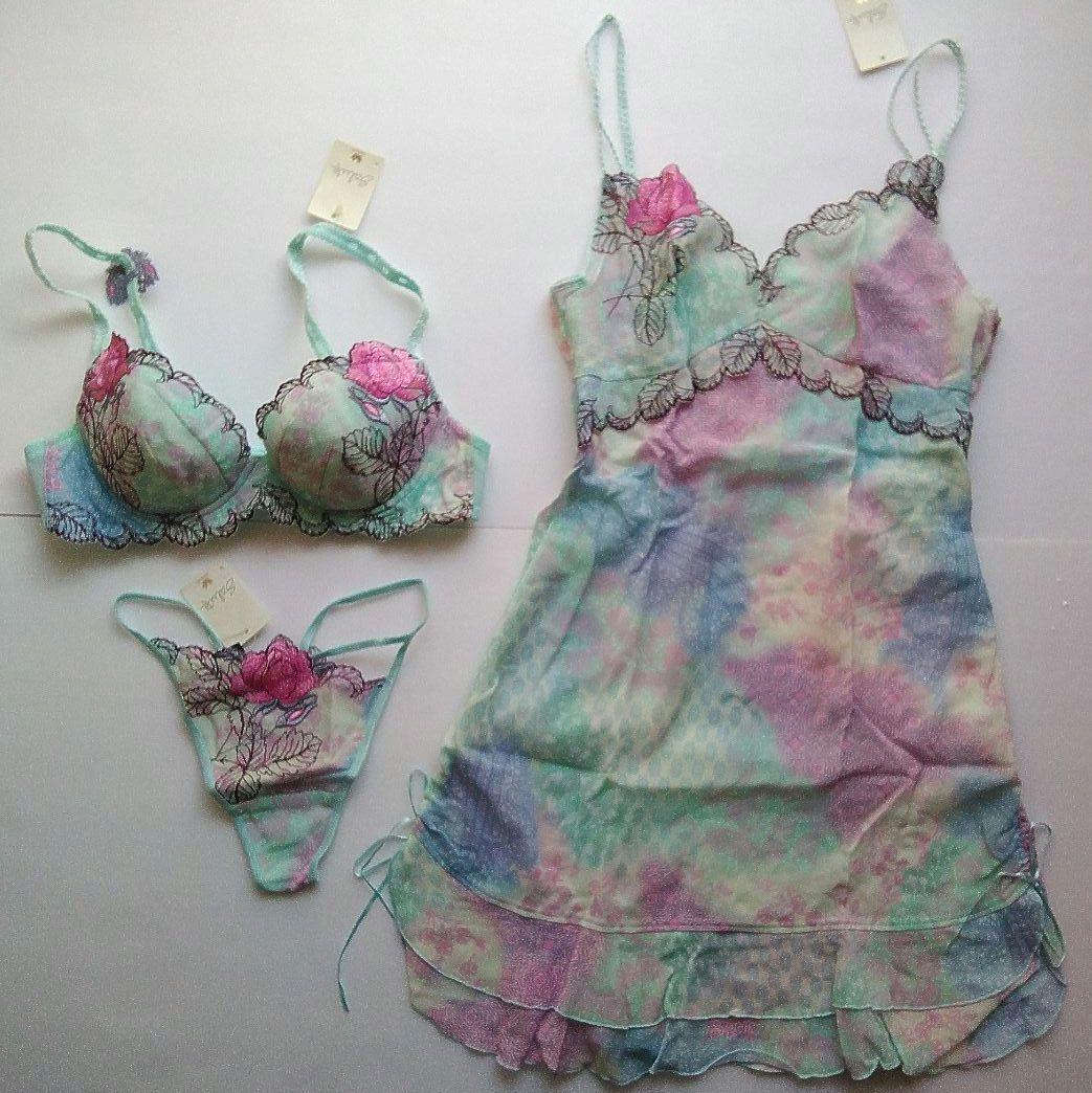 サルート　ブラジャー・ソング(Tバック)・スリップ 3点セット