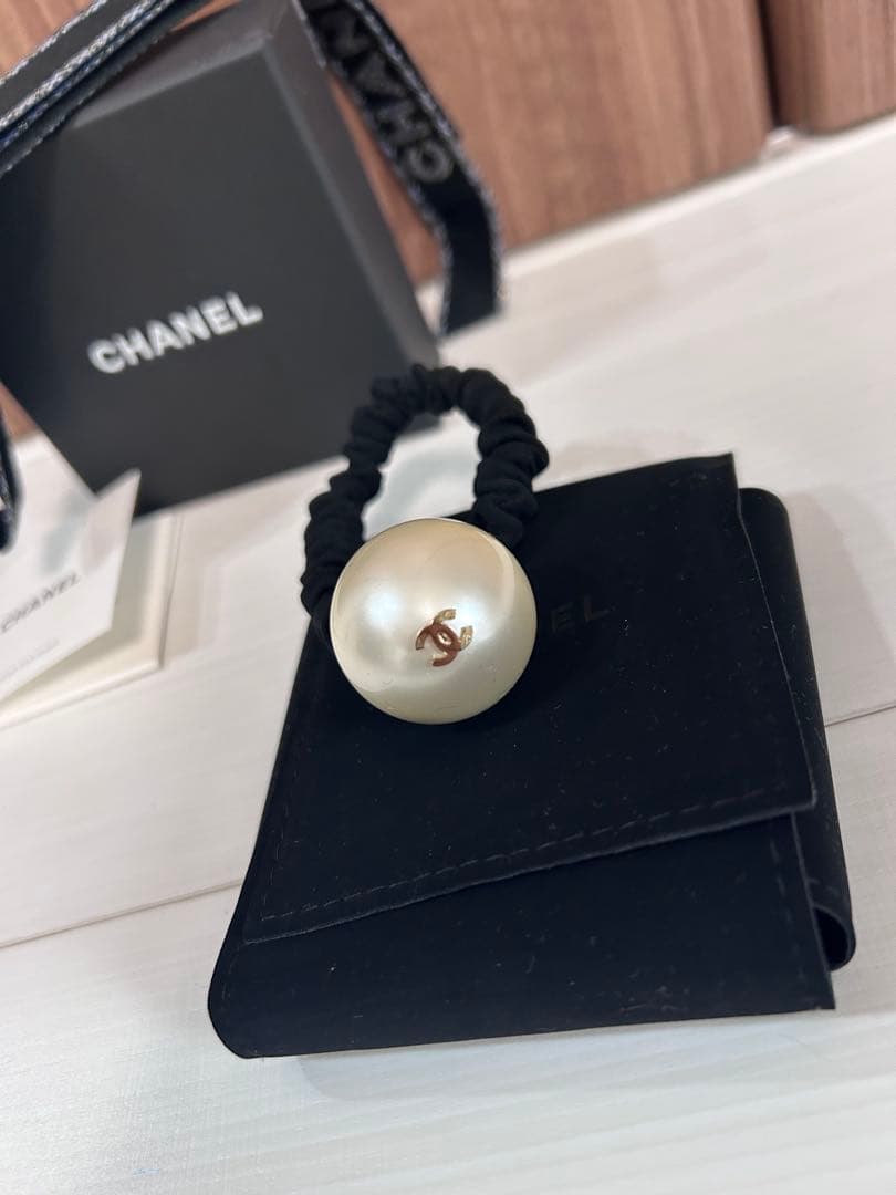シャネル CHANEL ビッグパール シュシュ ココマーク 美品 保存袋＆箱付