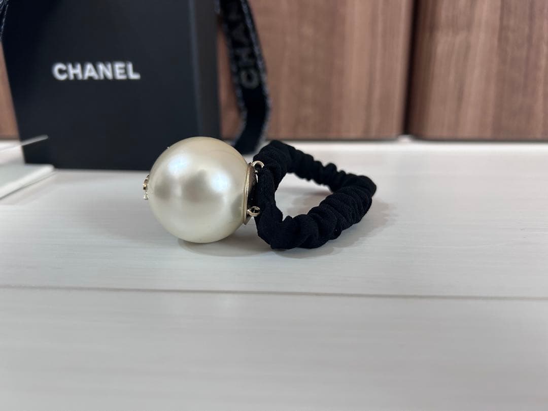 シャネル CHANEL ビッグパール シュシュ ココマーク 美品 保存袋＆箱付