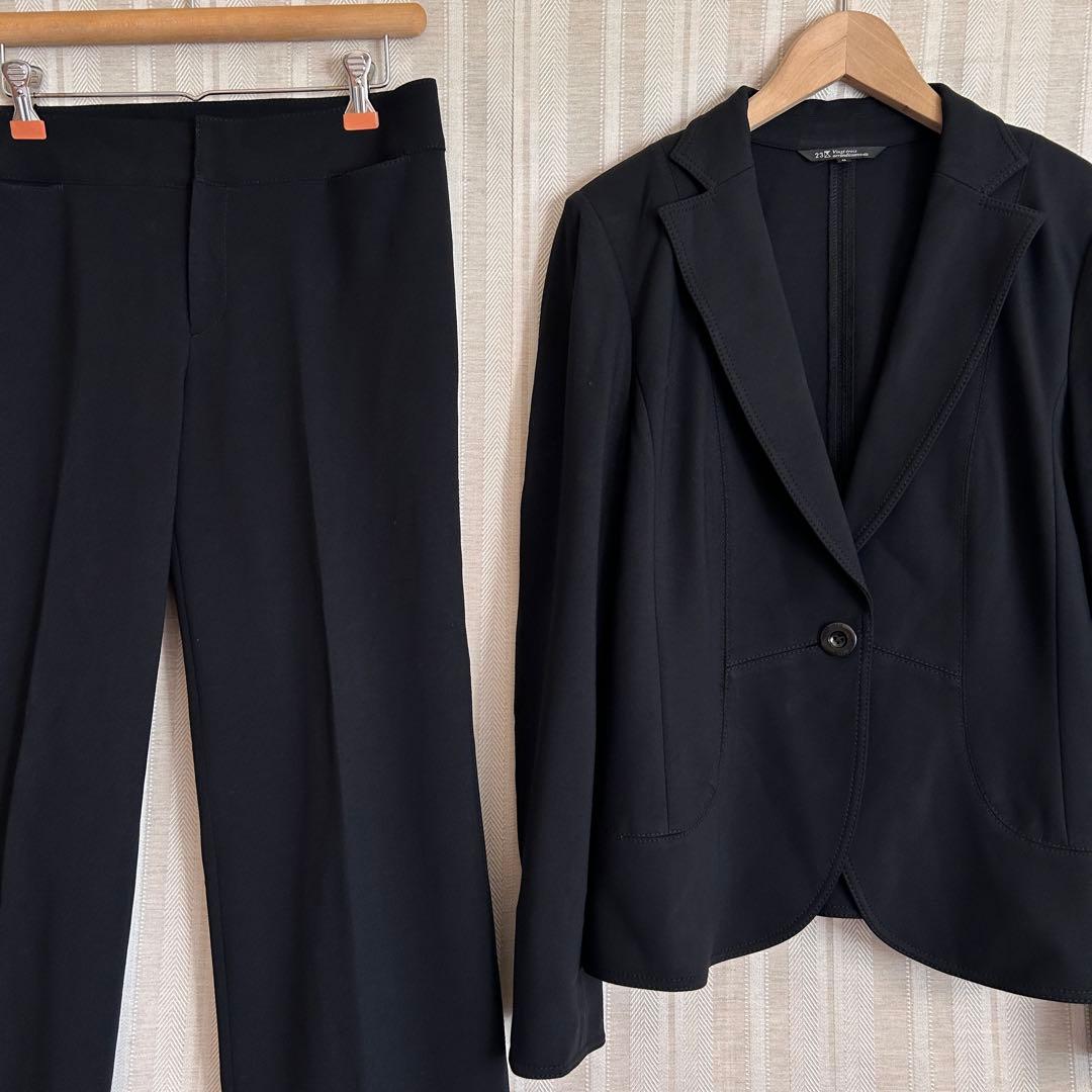 大きいサイズ46,44 23区　黒ストレッチパンツスーツ